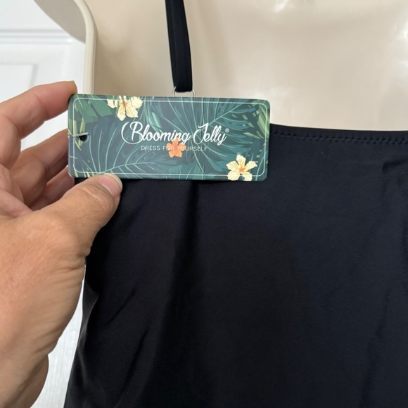 Blooming Jelly Swimsuit One Piece Black Tummy Control Modest Flattering Medium - Picture 3 of 7